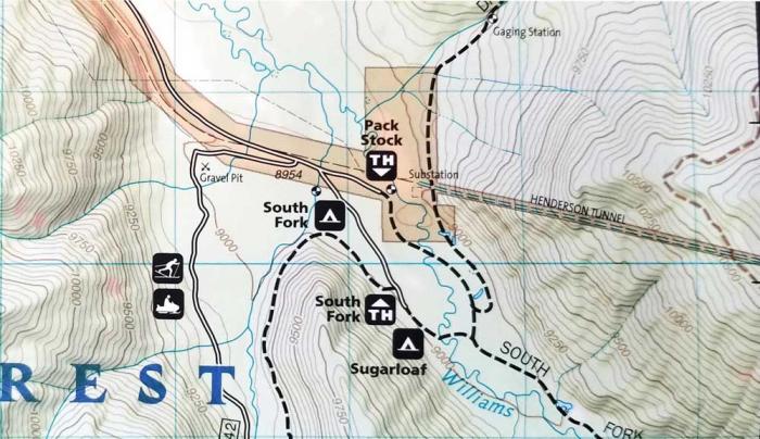 地形图显示了从样品中拉出的区域。它标有显示威廉姆斯叉河和露营地的线条。